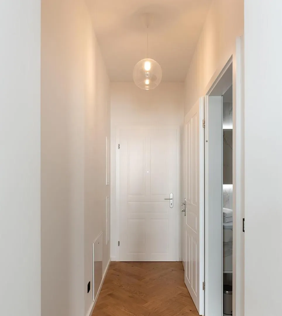 Modern Wohnen Im Renovierten Stil-Altbau Viena Áustria