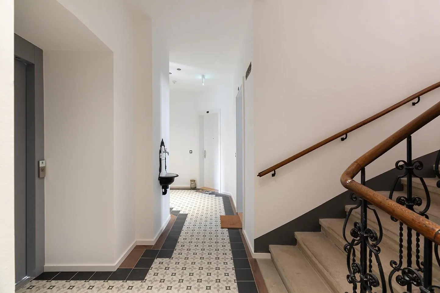 Modern Wohnen Im Renovierten Stil-Altbau Viena 0*,