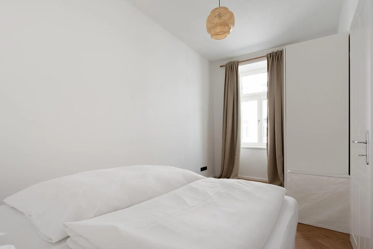 Modern Wohnen Im Renovierten Stil-Altbau Wien