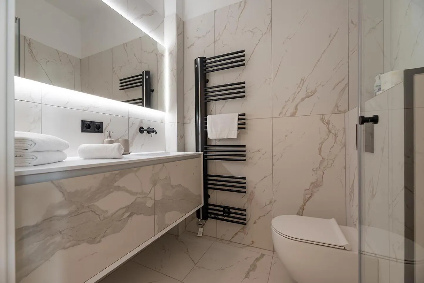 Modern Wohnen Im Renovierten Stil-Altbau Wien Österreich