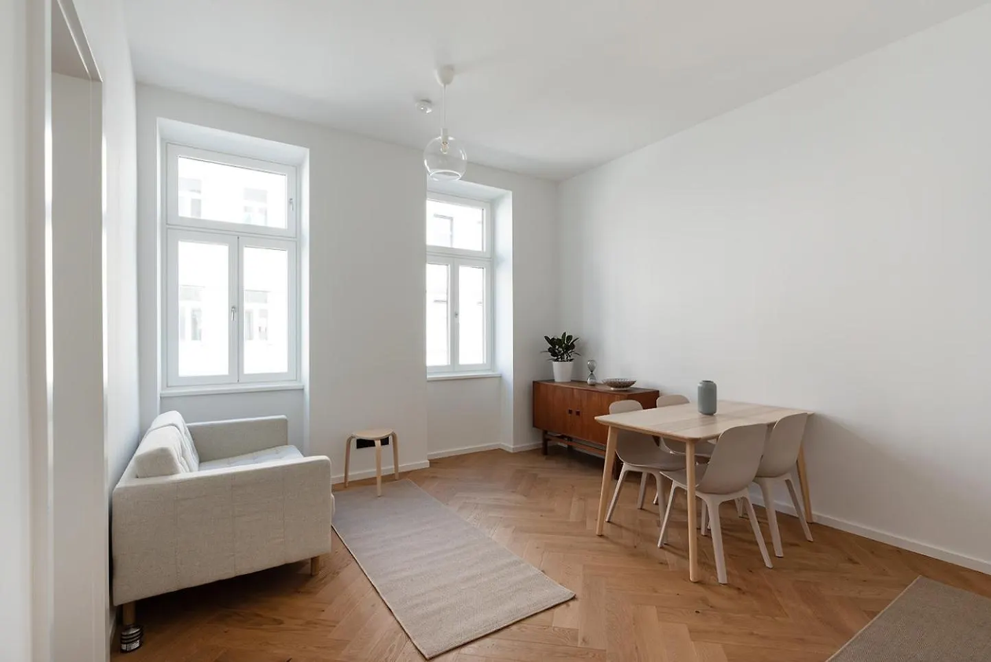 Modern Wohnen Im Renovierten Stil-Altbau Vienna Apartment